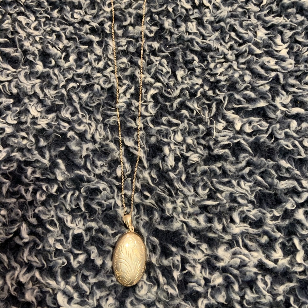 Locket necklace